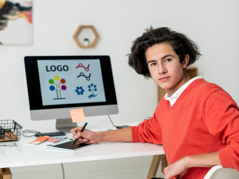 Professional Logo Designers in Chandigarh for Unique Branding